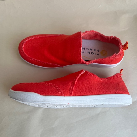 Vionic Vibrant Red Slip-On Flats - Picture 15 of 16